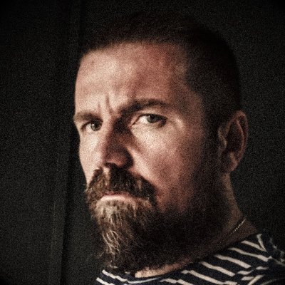 Mam czarne serce, po lewej stronie.
I być może kryzys wieku średniego, choć nie przyznaję się do niego.