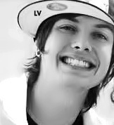 Eu não sou absolutamente nada sem você, @pelanzarestart (L)
Since : 31/05/2011