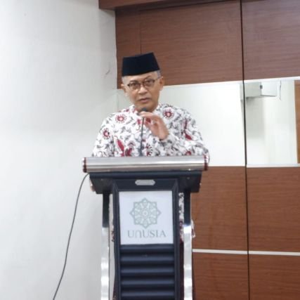 Lecturer at Post Graduate Faculty of Nusantara Islam, UNUSIA. Researcher on  Muslim minorities in Southeast Asia.  Private Library: https://t.co/8lkoMluTPm