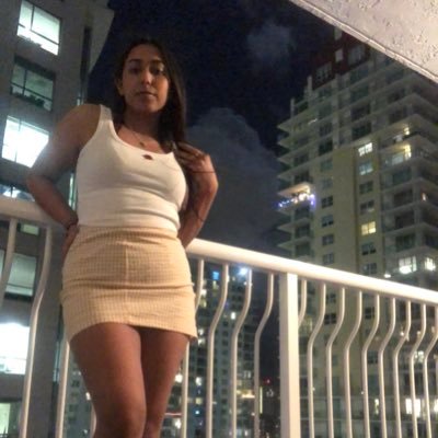 Queeniami's profile picture. COLLEGE QUEEN 👸🏽 •£indom ~fendom {queenb¥tch}