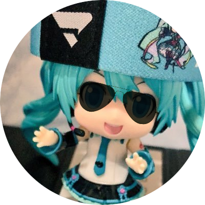 ボカロ好き男。『iPhoneやiPadに指でお絵描きする人』.映画大好き！マンガ大好き！オーディオも好きとか色々多趣味な人。 過去絵はPixivにありますよ。 フォロバは気まぐれ！DAP【WM1A】CIEM【UE18+pro】【jomo flamenc】イラスト無断転載・AI使用は❌('ω')