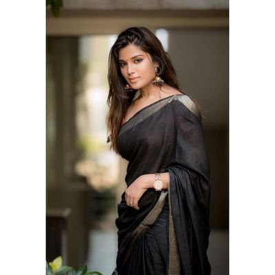 Surendh04567488's profile picture. 