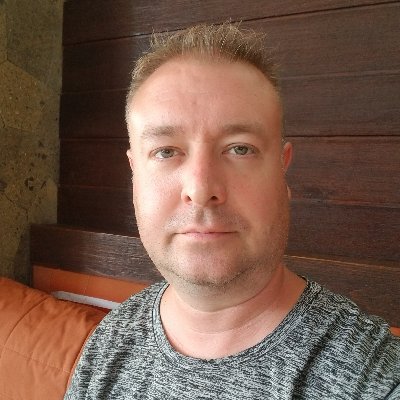 Dude from Toronto. I like travel, good food and good company.