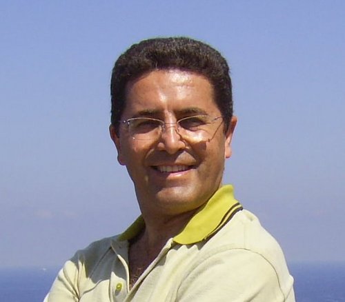 👨‍👩‍👧‍👦 Familia y amigos, mi mayor tesoro
🇮🇹 Amante del italiano y su cultura
🌟 Jubilado, pero sigo aprendiendo
✈️ Viajar para seguir creciendo