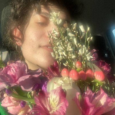 (she/they)
love to live, live to love
artist, writer, researcher, library worker