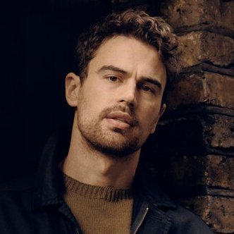 Fansite dedicated to the actor Theo James!