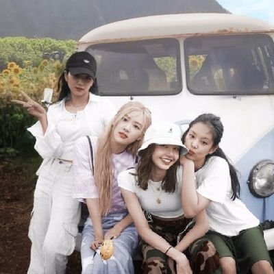 Luhhily's profile picture. 🔥