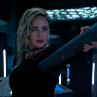 There is only one Captain and it’s Sara Lance!!!