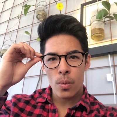 Twitter = Notes to self 📝 - Quotes | Funny | Lifestyle
👨🏽💻Published Digital Marketer @Dagens_Media
🥸Language Nerd | 🦾Fitness Enthusiast |🥋Martial Artist
