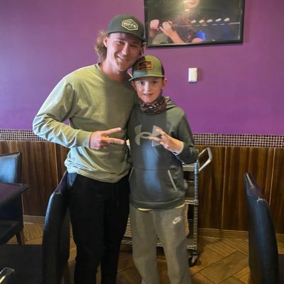 leighto32280413's profile picture. 