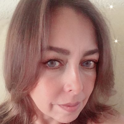 chloemonsreal's profile picture. 