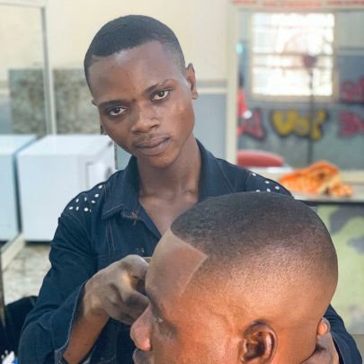 Im just a barber who need to work with you all...Employed me :07065943506 
thanks❤ 💎💺cool blend haircut I'm ready #wizkidayo #Davido #celebrities barber..💈💈