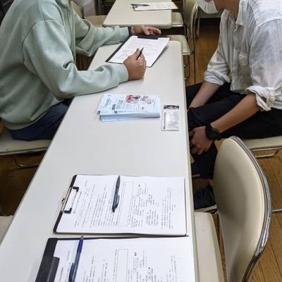 社会について学ぶインカレサークル、神大民青です。毎週1回程度定例会を開き、時事問題や社会の仕組みについて学んでいます。
現在新歓活動中です！気軽にフォローしてください。