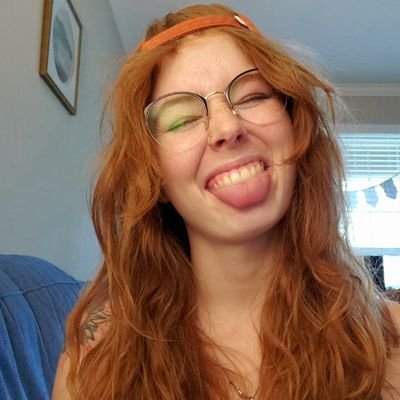 suchgeenawow's profile picture. she/her 

where tha pineapple high noons at?