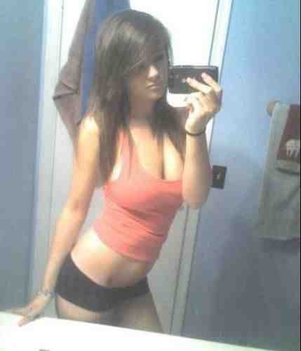 ValorieToefield's profile picture. Very interesting individual,Straight  A Geek. Loves a Laugh and an upcoming entrepreneur.