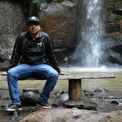 Abogado, amante del fútbol y apasionado de lo poco que me interesa.