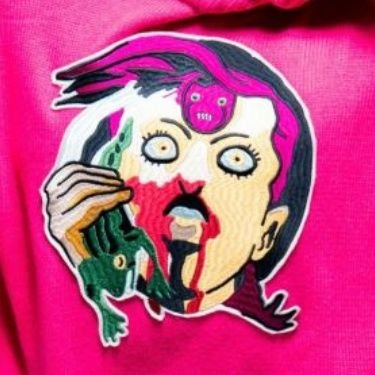 Gratin_tin's profile picture. 私の人生が地獄絵図のような嘘に気づくと同時に、咆哮とともに新たな時代が始まった。歴史は捏造され明治維新以前には非人間的な工作員が腐敗した権力者の命令に従って暴走しただけの破壊祭りとなった世界大戦。毒まみれで破滅的な現代医療。原爆地上起爆説、月が人工物だった驚愕の真実。私の心は狂気に彩られ、新たなる深淵へと突き落とされた