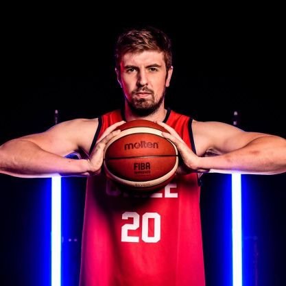 Jugador profesional de Básquetbol. Seleccionado de Chile. Socio de ASOJUB y fundador de LivePRO