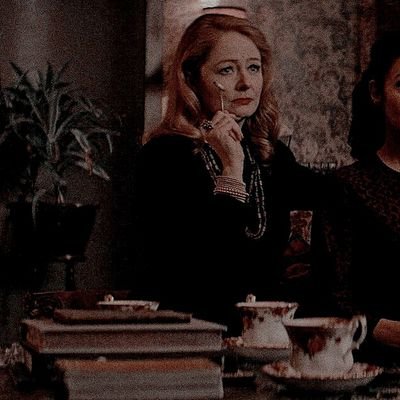⠀⠀⠀⠀⠀⠀⠀⠀⠀⠀❛ She had a side of her
⠀⠀⠀⠀⠀⠀⠀⠀⠀⠀so 𝖈𝖔𝖑𝖉, that even the 𝖘𝖚𝖓
⠀⠀⠀⠀⠀⠀⠀⠀⠀⠀couldn't 𝖇𝖚𝖗𝖓 on it. ❜
⠀⠀