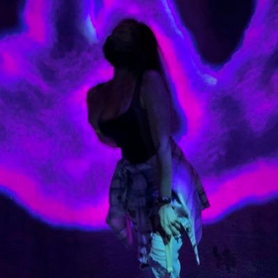 ashlxyalexandra's profile picture. sorry bro , she ain’t here :/