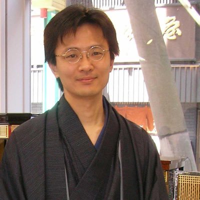 地震で倒壊しない木造を得意とする建築士。数寄屋、日本家屋、民家再生、縁側、料理、旅行、着物、落語、家相、神道、表千家堀ノ内流