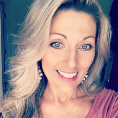 Mom, incurable music junkie, hell on heels with a camera, simple girl who hates complications & confrontations. Life's too short for bs.