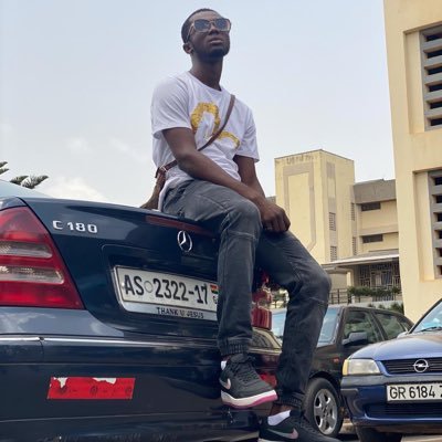 C_partBoateng's profile picture. Living from the trenches😎