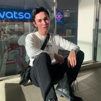 jhon_alcira's profile picture. Before you look at me negatively, Be sure you are living perfectly