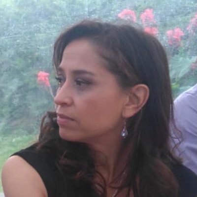 Me gusta practicar yoga, mi pasión hacer Joyas, y artesanías, mi Pyme IG @Kumelen_zen 🧘🏻‍♀️🍀
