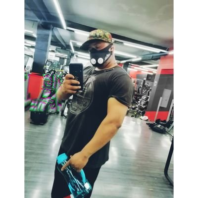 rapslay1's profile picture. Vuestros corazones son la máquina perfecta para construir el sueño que imaginamos cuando éramos pequeños ...!!!:')