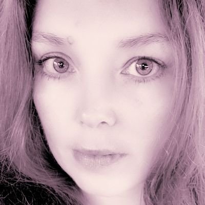 daydragon21's profile picture. it's all grins and giggles