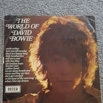 Dad of 3, History buff and big time Bowie fan, oh yeah support Luton Town.