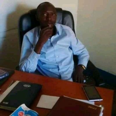Je crois en Dieu,science politique active, auxiliaire des institutions Étatiques établies, journaliste indépendant,polyglotte/ pierremutelwa@gmail.com