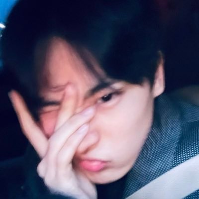 LDB_0126's profile picture. 마침표