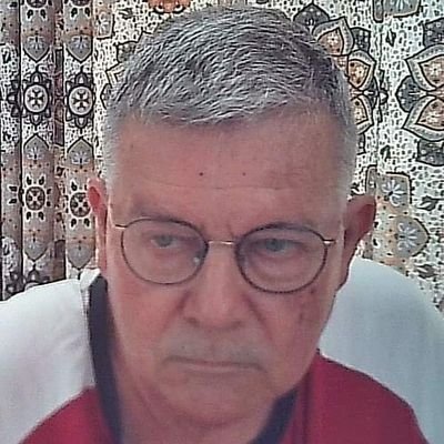curacaoken's profile picture. Three thumbs up. From Curaçao, and yes I Ken. 
Financial expert. Tweets in English, Dutch, Papiamento and Spanish, but not necessarily in that order.
Hola!