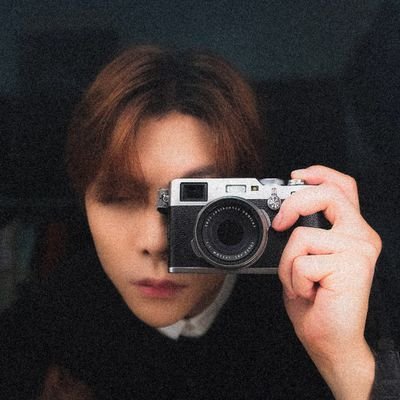 UNREAL version of NCT's Johnny. Might look tough but actually soft on the inside. A sucker for cute things, and person. A lover of photography & coffee.