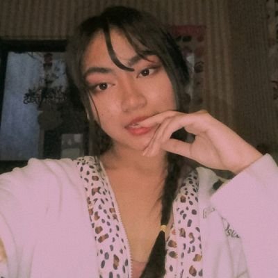 hehatesrL's profile picture. applying pressure, sit tf down