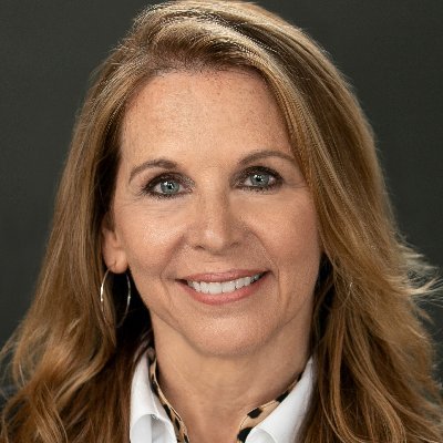 Chief Whole Health, Tampa VAMC
National Director of VA THRIVEs
VHA Senior Innovation Fellow
Propelling humanity forward through agile healthcare solutions.