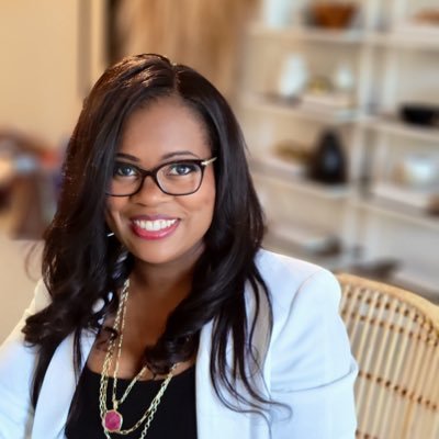 Mother | Wife | METI📚 | Podcaster🎙 | I never stop learning because they are our FUTURE! 💕 Tweets are my own👊🏾✌🏾
