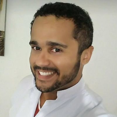 Reflito, reflito e concluo que meus sonhos não têm limitações; felizmente, minha determinação também. Nuca desistindo! Sempre seguindo em frente!
