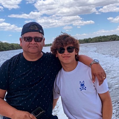 luchovasquez99's profile picture. 