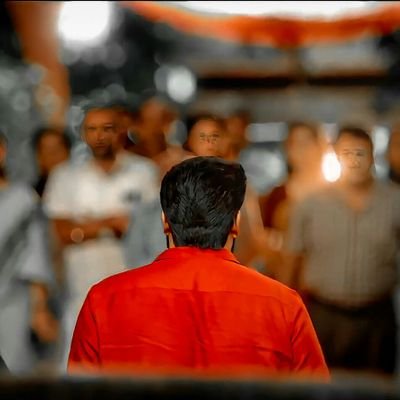 sandeep vinayak iam a indian(kerala)iam die heart fan of lalettan..