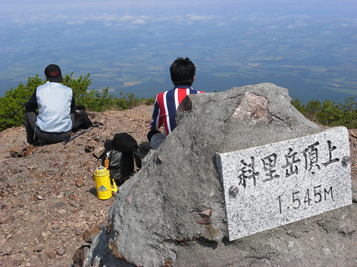 北海道から世界へ。今日はどこの国で飲んでいるのか？釧路生まれ、大阪、博多、アムステルダム、大阪、留萌、バンクーバー、そして世界遺産の知床から貿易の仕事をしています。