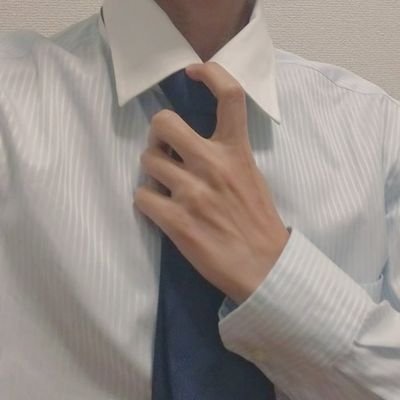 sourei_sene's profile picture. 手のツイート　ネタ、食べ物や風景の写真垢
美味しそうなものをRT
鎖骨や喉仏、まれにスーツ
関西のどこか
蒼鈴聖音(そうれい せね)です。
＃手つイ

どれか興味があればメディア欄へ
#手フェチ #鎖骨 #喉仏