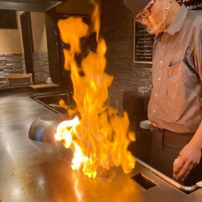 鉄板焼き香月の店長をしております^ ^ どうぞ宜しくお願いいたします☺️