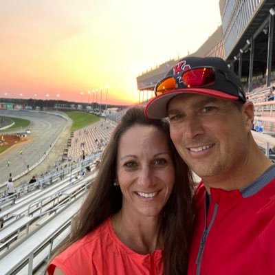 Christ follower, Philippians 1:21, Husband to Mickie, Dad to 4, owner of Lawnsmith, enjoy: hunting(booger bottom), SEC football(MSU) and my kids sporting events