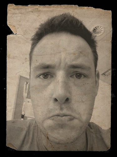 boglol's profile picture. I was born in hospital!!!!