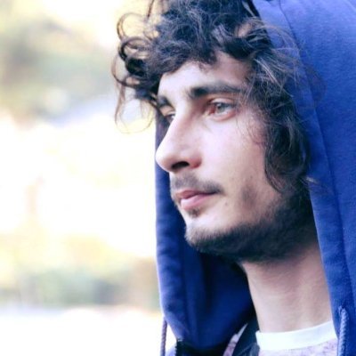 Diseñador y desarrollador Web.
Amante de todas las artes. Leer. Fantasía. Historias. Diseño. Videojuegos. Música.