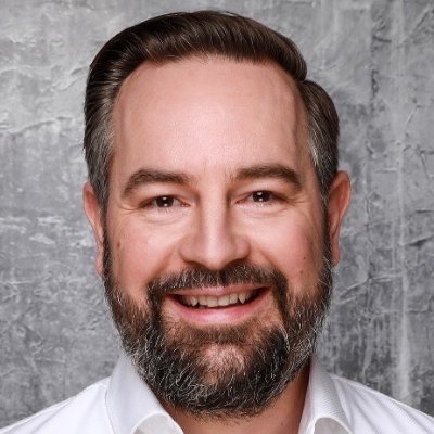 You bring the renewables - I'll do the lawyering! Lawful/Good https://t.co/pu3lD6OoeZ General Counsel und Prokurist @LichtBlick_de