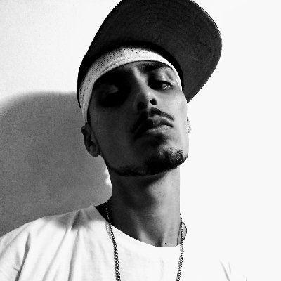 Um artista do Rap, MC e beatmaker, o que mais quero é vencer o sistema para viver da melhor forma com minha música, o resto é só chegando cmg pra saber.